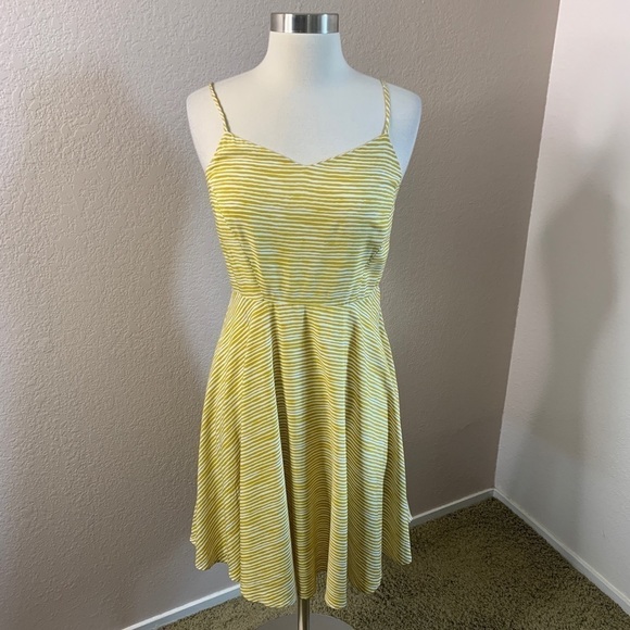 Gap NWT Spaghetti Strap Casual Vertical Stripes - Picture 1 of 10